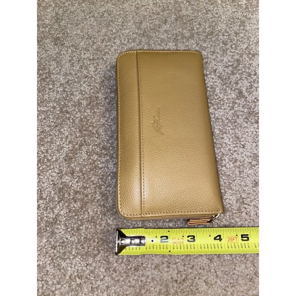 Stone Mountain Pebble Grain Leather Wallet NWOT